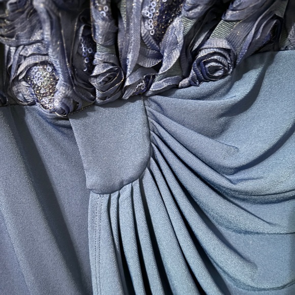 Blue sequined rosette dress size 18w - Picture 3 of 9